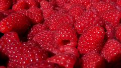 How to wash raspberries