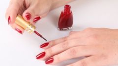 Как аккуратно накрасить ногти
