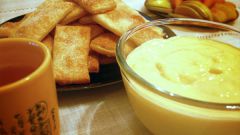 Как приготовить слоеные коржики с кремом из сыра 