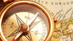 How to navigate by compass