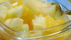 Как сделать салат из курицы с ананасом