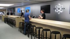 Почему Apple удаляет свою рекламу с Genius Bar