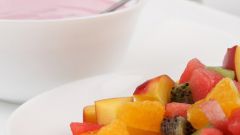 Как приготовить сладкий салат с экзотическими фруктами