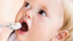 Зачем малышам на первый зуб дарят серебряную ложечку