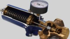 Install water pressure regulator