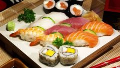 Как есть суши правильно