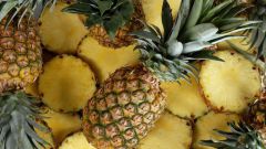 Как едят ананас 