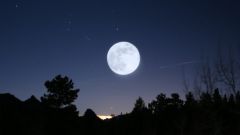 Как наблюдать за луной
