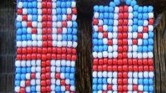 How to weave beaded flag