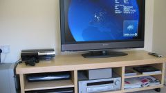 How to configure the monitor under the TV