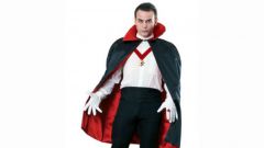 Как сделать костюм графа Дракулы своими руками?