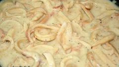 Как приготовить нежного кальмара в сметанном соусе