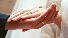What to do if the engagement ring was not enough