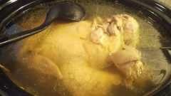 How to cook chicken to the broth was transparent
