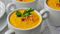 Морковно-сливочный суп-пюре с ананасами и карри