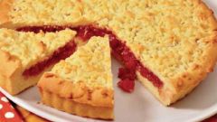 How to make a pie with raspberry jam