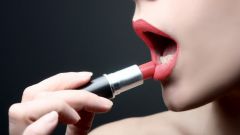 How to check the shelf life of lipstick