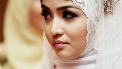 Why Muslim women are not to pluck eyebrows