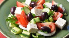 Как приготовить классический греческий салат (Horiatiki)