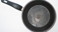 Как очистить чугунную сковороду