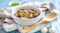 Вкуснейшее сочетание грибов и лука: как приготовить?