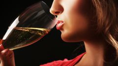 Женский алкоголизм: симптомы, лечение