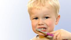 Почему у маленького ребенка портятся зубы
