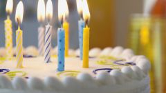 Почему торт со свечами явлется атрибутом дня рождения