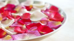 3 ways to use rose petals