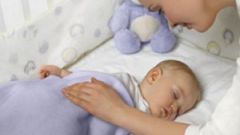 Как приучить ребенка спать в отдельной кроватке