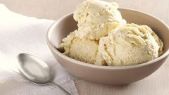  Как приготовить молочное ванильное мороженое?