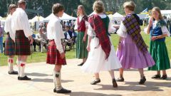 Как танцевать шотландские танцы