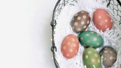 Как сделать яйца в горошек на Пасху
