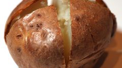 Как приготовить печеный картофель в фольге