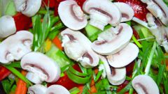 Как приготовить вкусный салат с шампиньонами