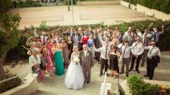 Как можно задействовать гостей во время свадебной фотосессии