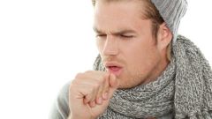 What are the first signs of pneumonia in adult