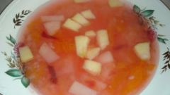 Витаминный яблочный суп на отваре шиповника