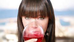 Можно ли кормящей матери пить вино