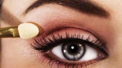 Как подобрать макияж под цвет глаз