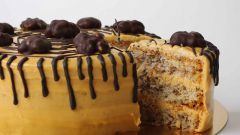 Как приготовить торт "Грильяж" с грецкими орехами?