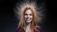 Электризуются волосы – причины и методы борьбы с наэлектризованными волосами