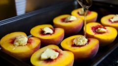 Как приготовить персики, запеченные с тимьяном