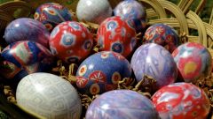 Как появилась традиция красить яйца на Пасху