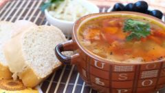 Фассолада: греческий фасолевый суп