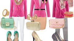 Как носить пиджак розового цвета