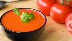Пряный томатный суп с ревенем