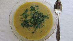 Суп из голубя с желтком и гренками