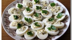 Фаршированные яйца - вкусно и быстро