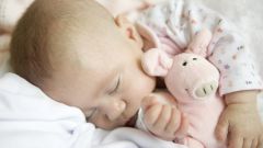Тихий час: укладывать ли ребенка спать днем
